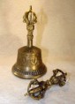 Campana y dorje pequeño.